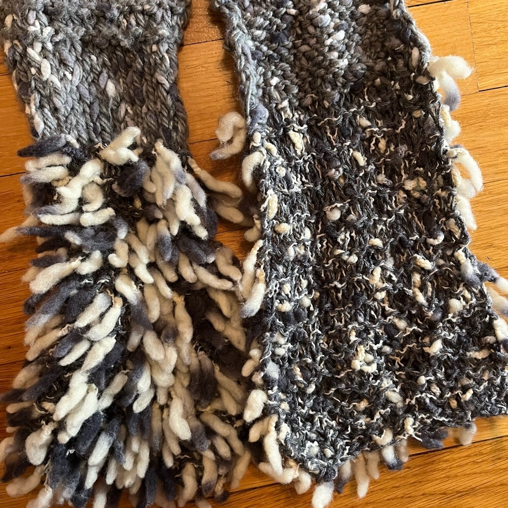 Hand Knit Soft Chunky Gray and Cream Women's Scarf with knit detail on end. - Picture 4 of 4